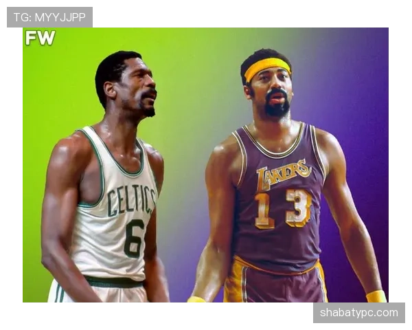 张伯伦低位单打制造高效得分压制拉塞尔防守