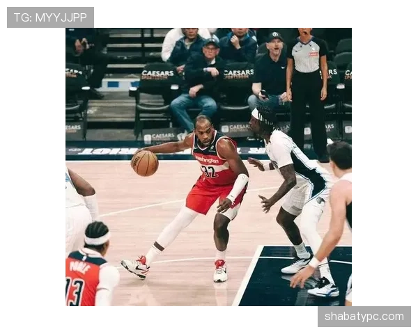 米德尔顿比上季挡拆为字母哥制造错位 提升效率