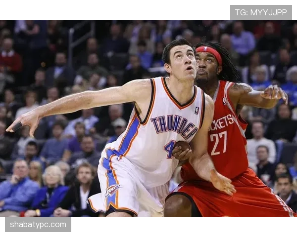 尼克·科里森挡拆制造错位提升内线防守效率